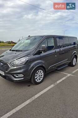 Минивэн Ford Tourneo Custom 2023 в 