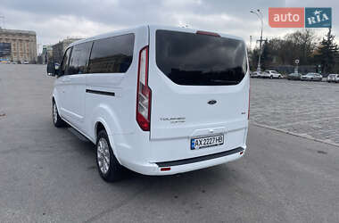 Минивэн Ford Tourneo Custom 2020 в 