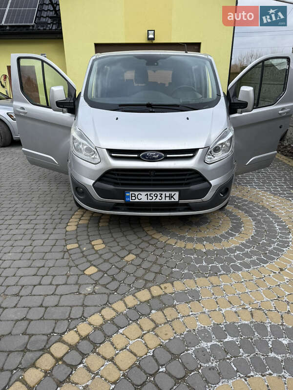 Минивэн Ford Tourneo Custom 2015 в 