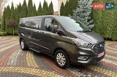 Минивэн Ford Tourneo Custom 2023 в 