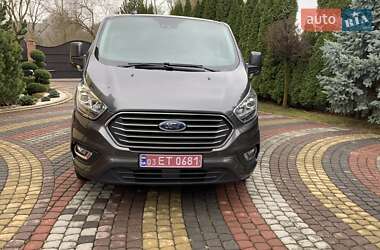 Минивэн Ford Tourneo Custom 2023 в 
