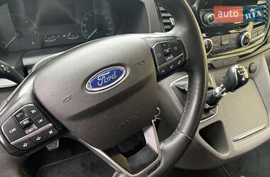 Минивэн Ford Tourneo Custom 2023 в 