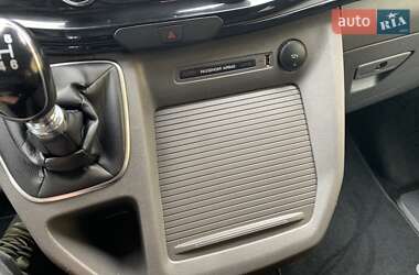Минивэн Ford Tourneo Custom 2023 в 