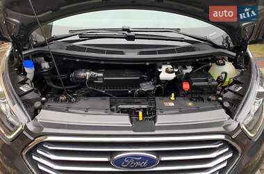 Минивэн Ford Tourneo Custom 2023 в 
