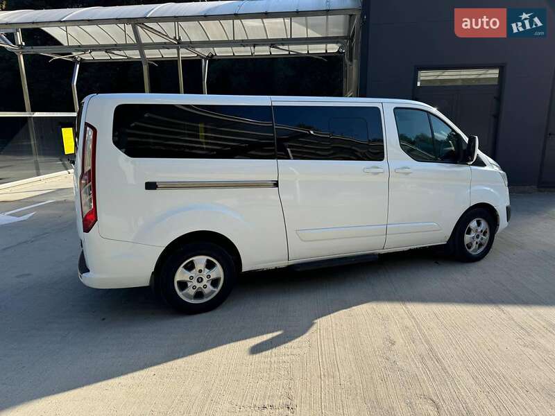 Минивэн Ford Tourneo Custom 2017 в Киеве