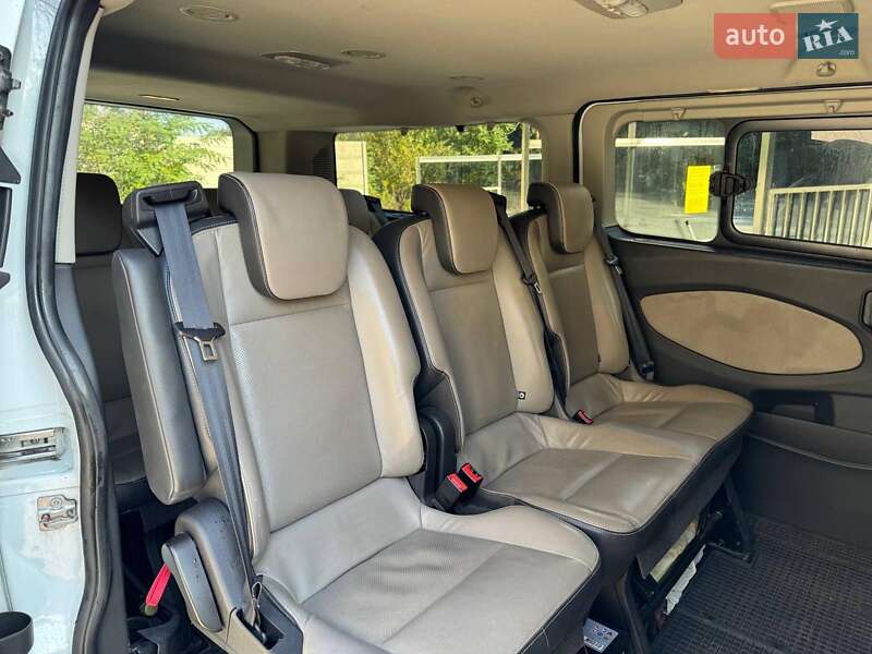 Минивэн Ford Tourneo Custom 2017 в Киеве