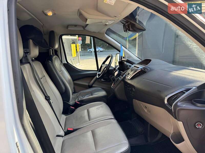 Минивэн Ford Tourneo Custom 2017 в Киеве
