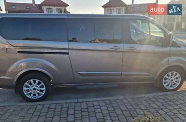 Минивэн Ford Tourneo Custom 2021 в 