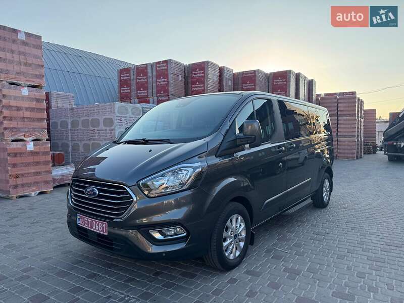 Мінівен Ford Tourneo Custom 2023 в 