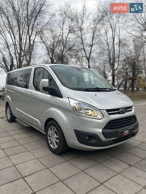 Минивэн Ford Tourneo Custom 2015 в Запорожье