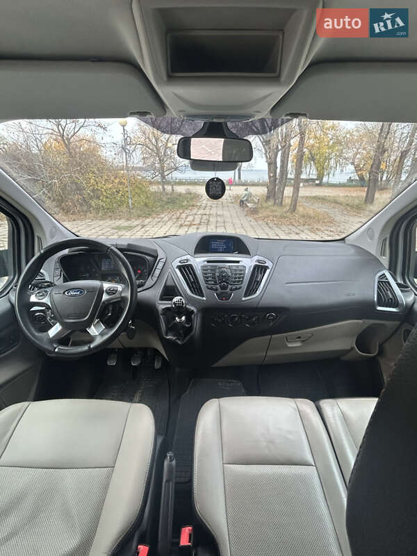 Минивэн Ford Tourneo Custom 2015 в Запорожье