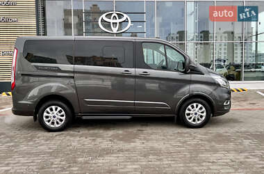 Минивэн Ford Tourneo Custom 2020 в Сваляве