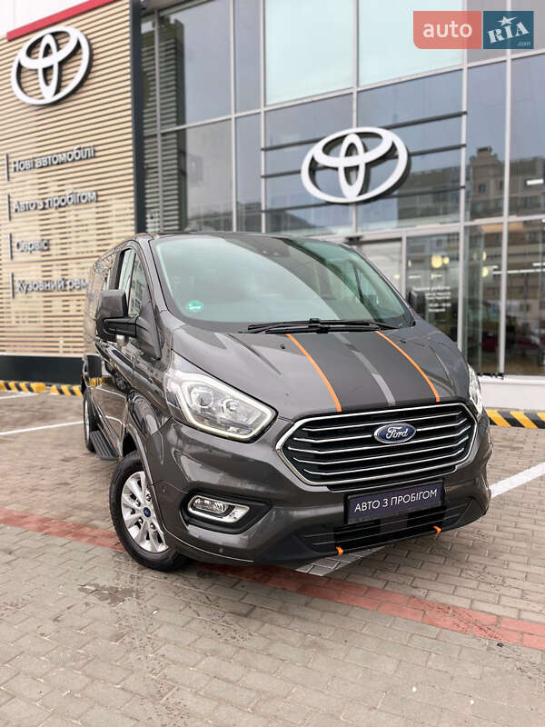 Мінівен Ford Tourneo Custom 2020 в Сваляві