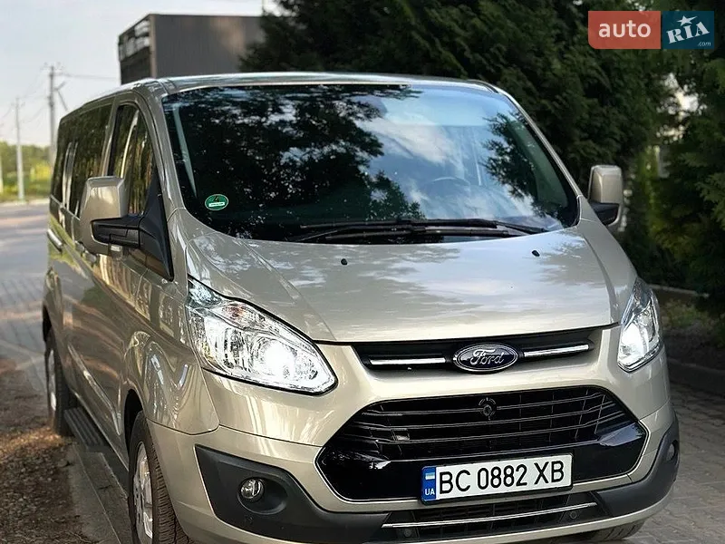 Ford Tourneo Custom 2017