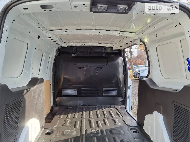 Вантажний фургон Ford Transit Connect 2017 в Одесі