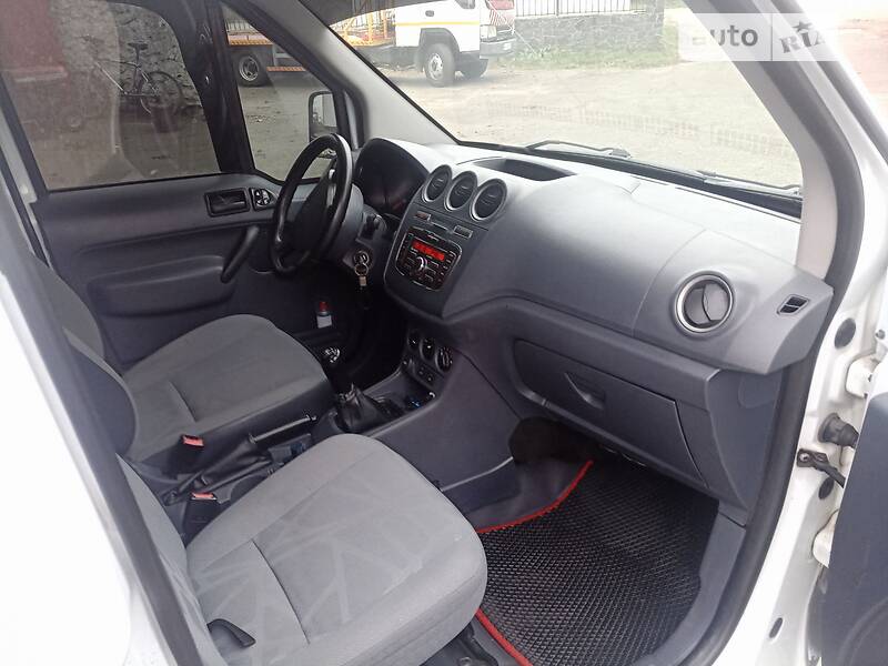 Грузовой фургон Ford Transit Connect 2010 в Корсуне-Шевченковском фото 7 Грузовой фургон Ford Transit Connect 2010 в Корсуне-Шевченковском