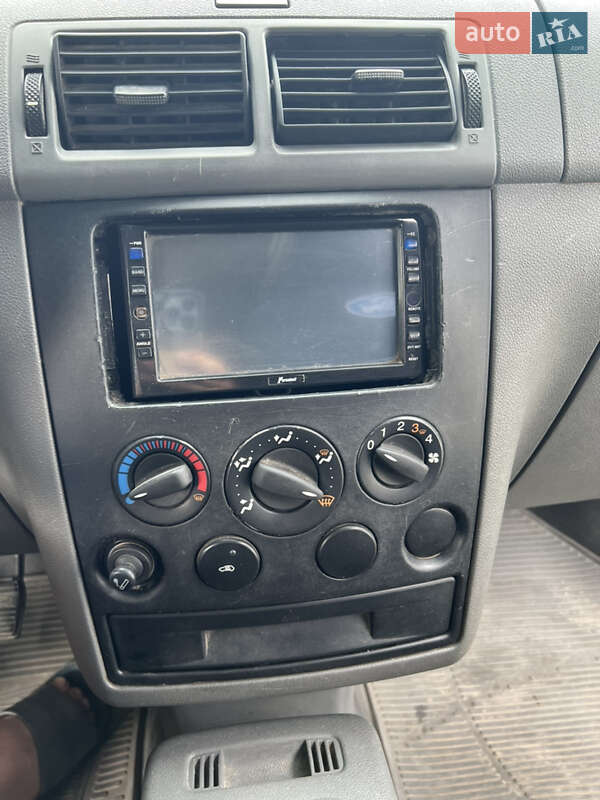 Мінівен Ford Transit Connect 2004 в Чернівцях