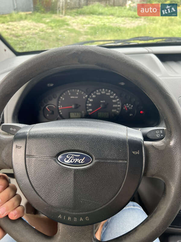 Мінівен Ford Transit Connect 2004 в Чернівцях
