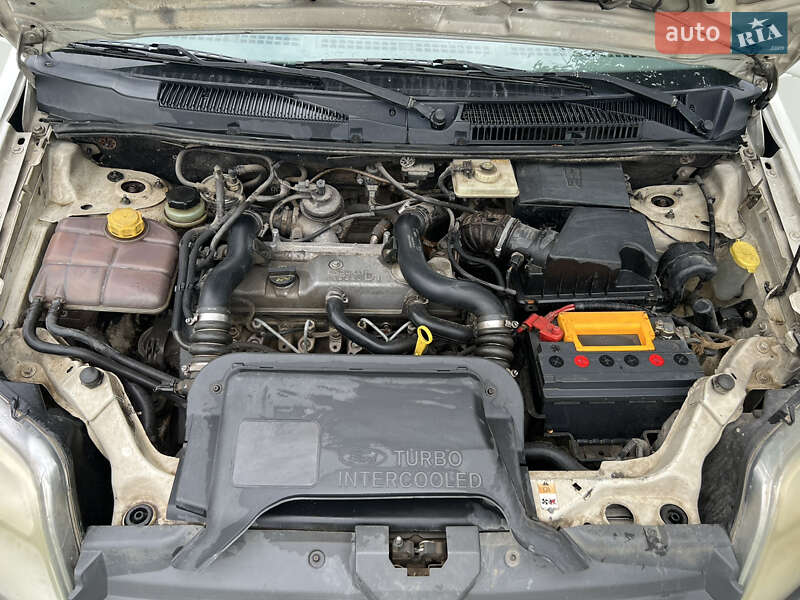 Мінівен Ford Transit Connect 2004 в Чернівцях