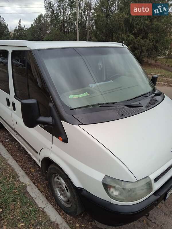 Минивэн Ford Transit Connect 2002 в Братском