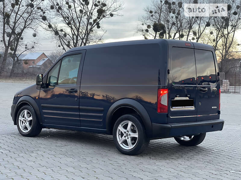 Вантажний фургон Ford Transit Connect 2011 в Чернівцях