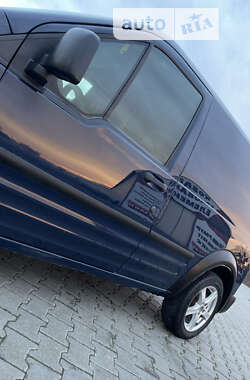 Вантажний фургон Ford Transit Connect 2011 в Чернівцях