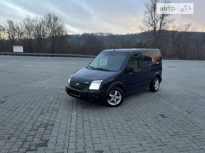 Вантажний фургон Ford Transit Connect 2011 в Чернівцях