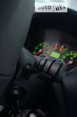 Вантажний фургон Ford Transit Connect 2011 в Чернівцях