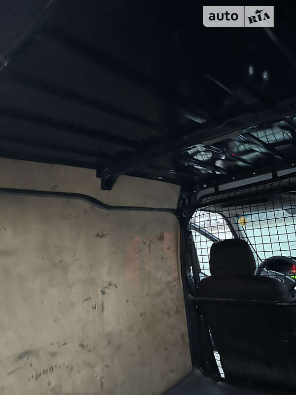 Вантажний фургон Ford Transit Connect 2011 в Чернівцях