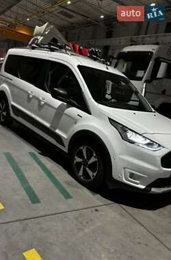 Минивэн Ford Transit Connect 2022 в 