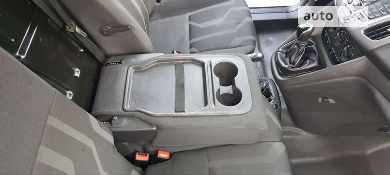 Вантажний фургон Ford Transit Connect 2015 в Львові