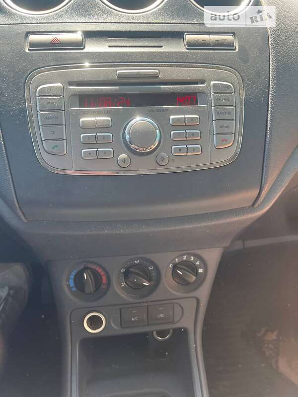 Вантажний фургон Ford Transit Connect 2013 в Одесі