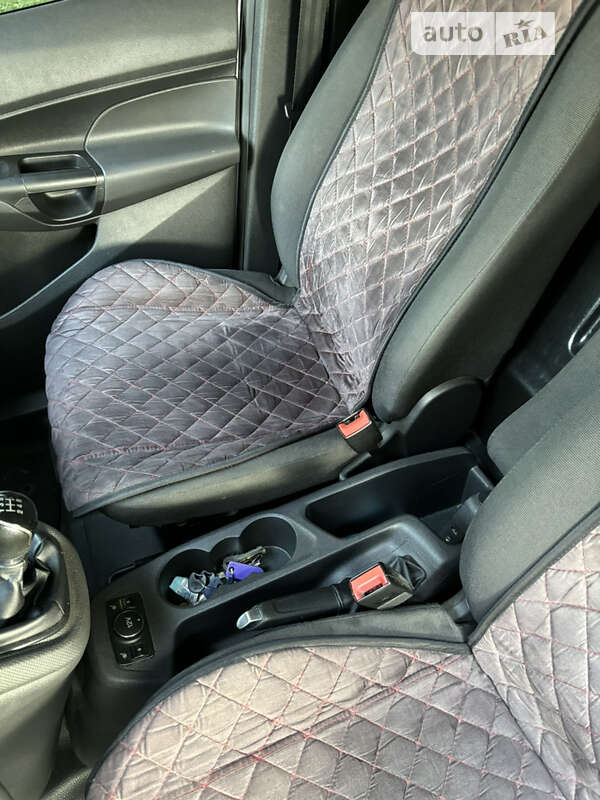 Грузовой фургон Ford Transit Connect 2015 в Ровно фото 18 Грузовой фургон Ford Transit Connect 2015 в Ровно