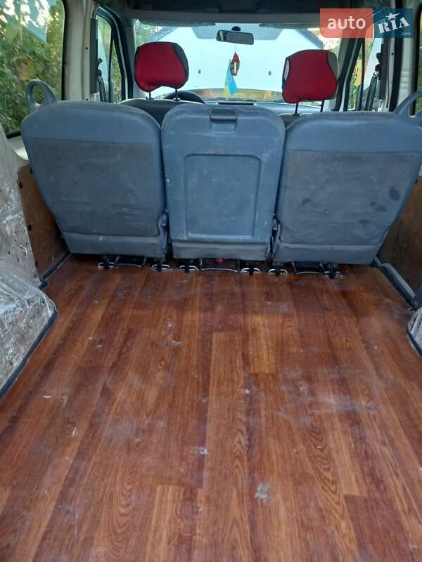 Мінівен Ford Transit Connect 2005 в Геронимівка