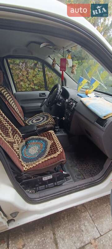 Мінівен Ford Transit Connect 2005 в Новояворівську