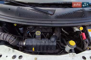 Мінівен Ford Transit Connect 2003 в 