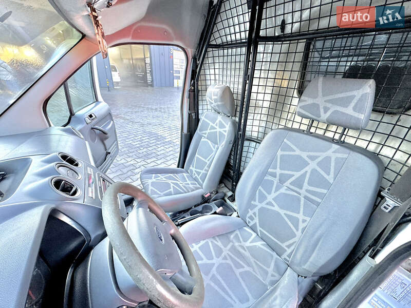 Вантажний фургон Ford Transit Connect 2010 в Чернівцях