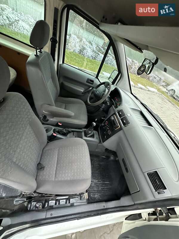 Минивэн Ford Transit Connect 2006 в Шумске