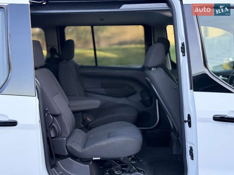 Минивэн Ford Transit Connect 2016 в Киеве