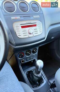 Грузовой фургон Ford Transit Connect 2012 в 