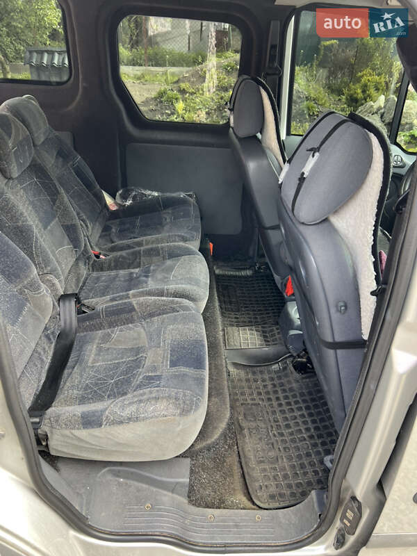 Мінівен Ford Transit Connect 2006 в Городку