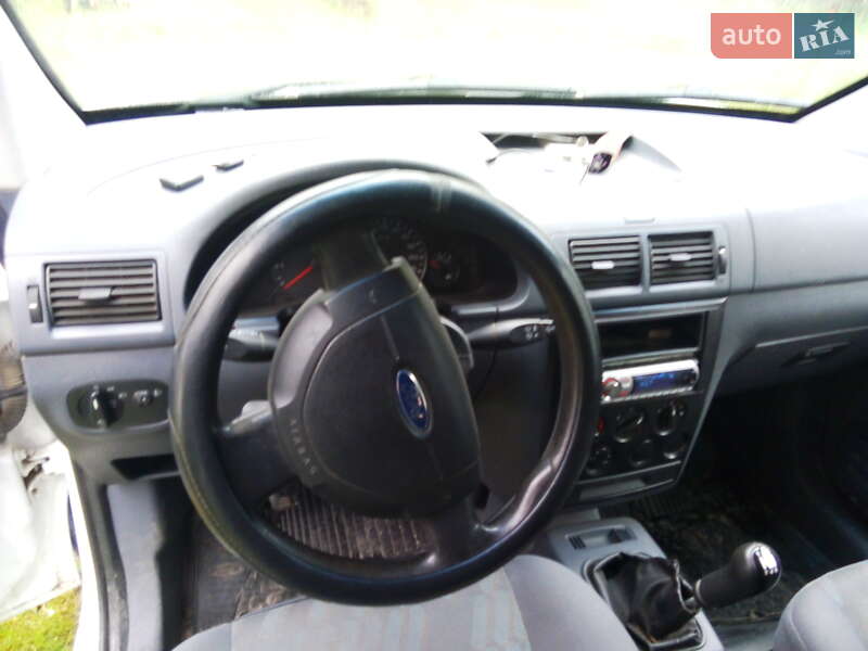 Мінівен Ford Transit Connect 2006 в Костопілі