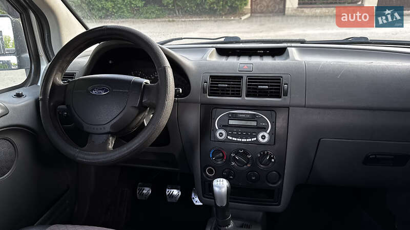 Минивэн Ford Transit Connect 2005 в Киеве