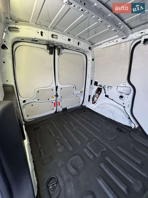 Грузовой фургон Ford Transit Connect 2017 в Полтаве