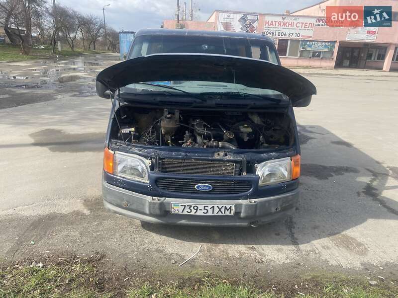 Вантажний фургон Ford Transit Connect 2002 в Ізяславі