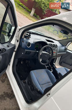 Грузовой фургон Ford Transit Connect 2012 в 