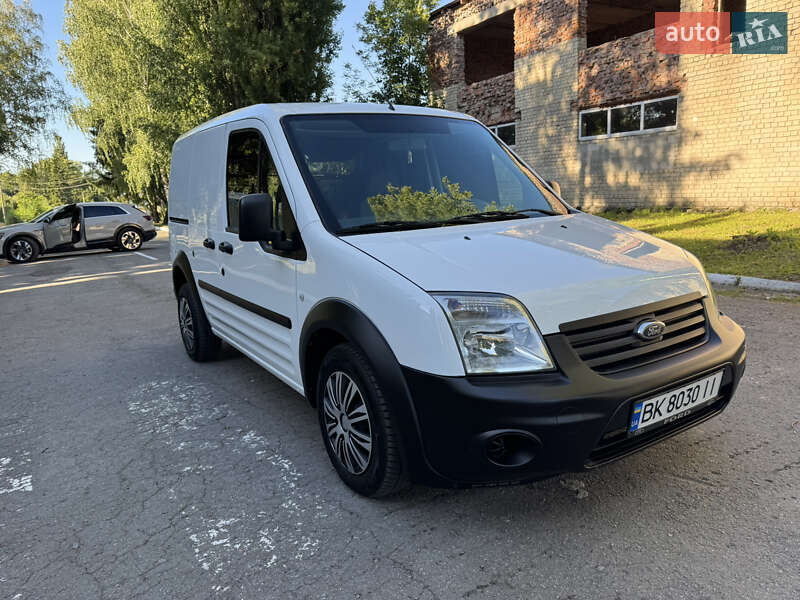 Вантажний фургон Ford Transit Connect 2009 в Кореці