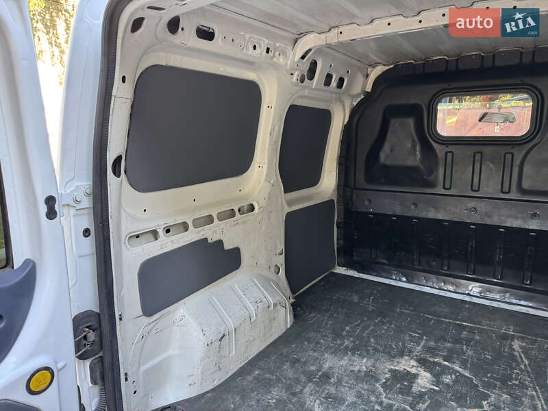 Вантажний фургон Ford Transit Connect 2009 в Кореці