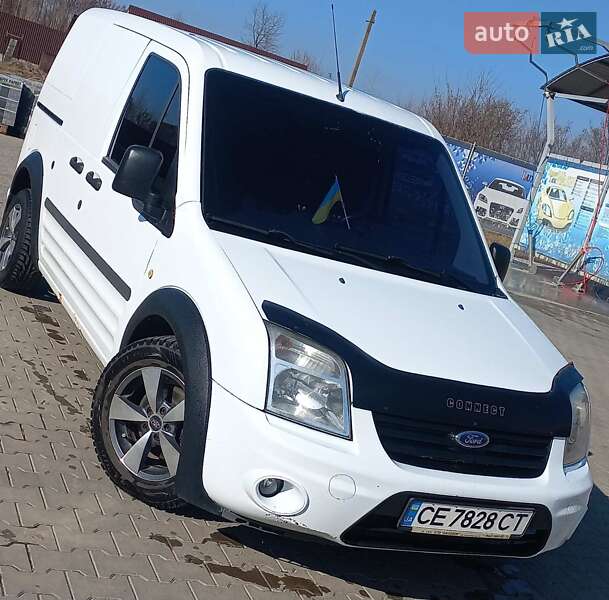 Грузовой фургон Ford Transit Connect 2012 в Вижнице