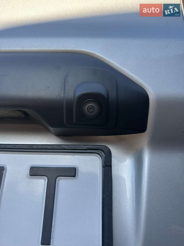 Вантажний фургон Ford Transit Connect 2016 в Зміїві